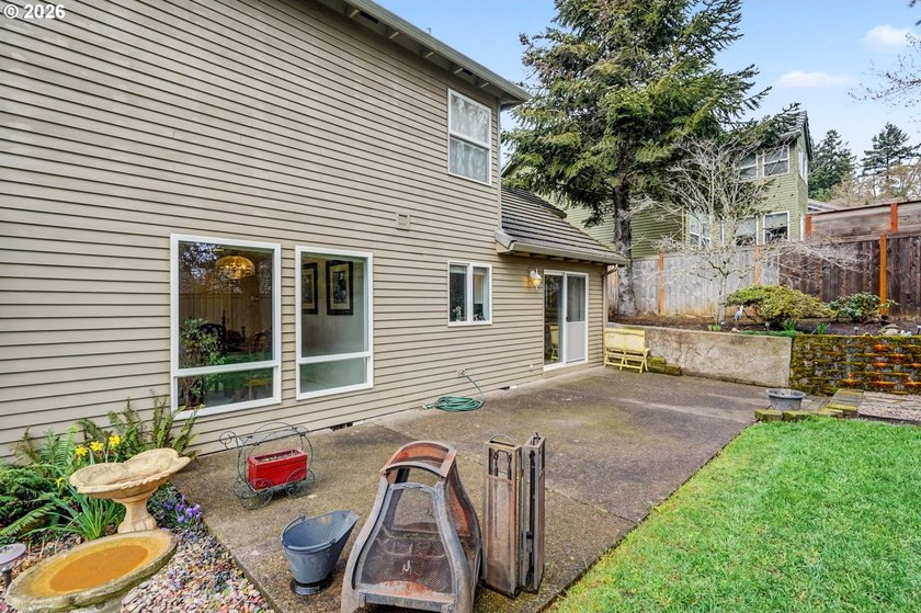 Welcome to this spacious and inviting 4 bed/ 2.5 bath home - photo 44