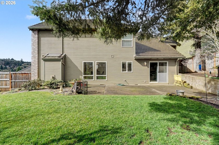 Welcome to this spacious and inviting 4 bed/ 2.5 bath home - photo 45