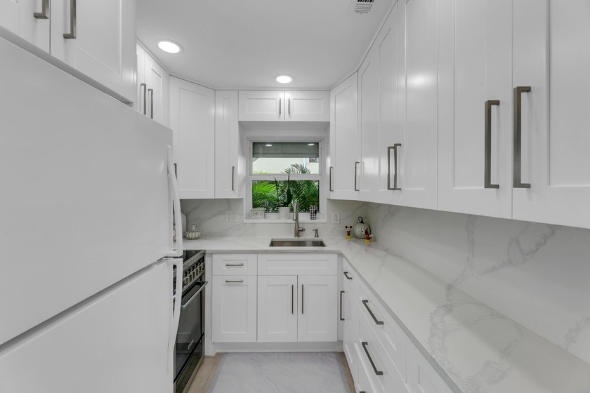 960 Crystal Lake Dr 115 - photo 4