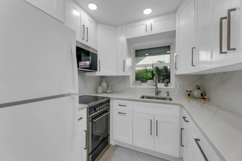 960 Crystal Lake Dr 115 - photo 6