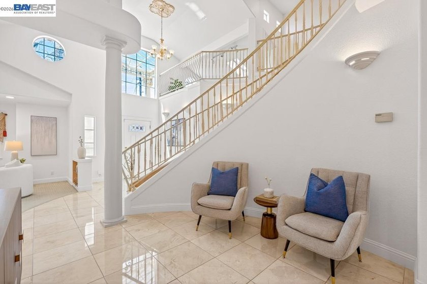 A rare opportunity in Parkmont awaits! A Mediterranean Oasis - photo 13
