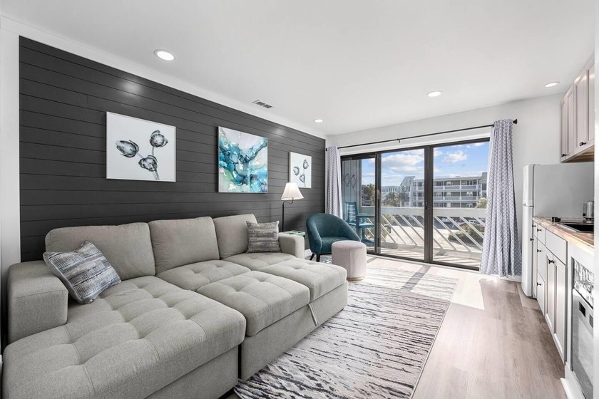 Turnkey and fully renovated 1 bedroom, 1 bath condo located in - photo 14