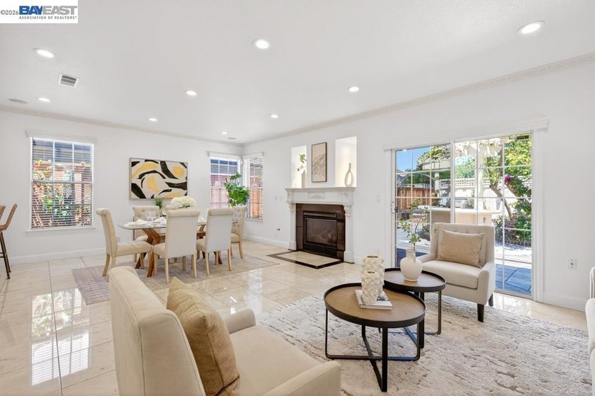 A rare opportunity in Parkmont awaits! A Mediterranean Oasis - photo 15