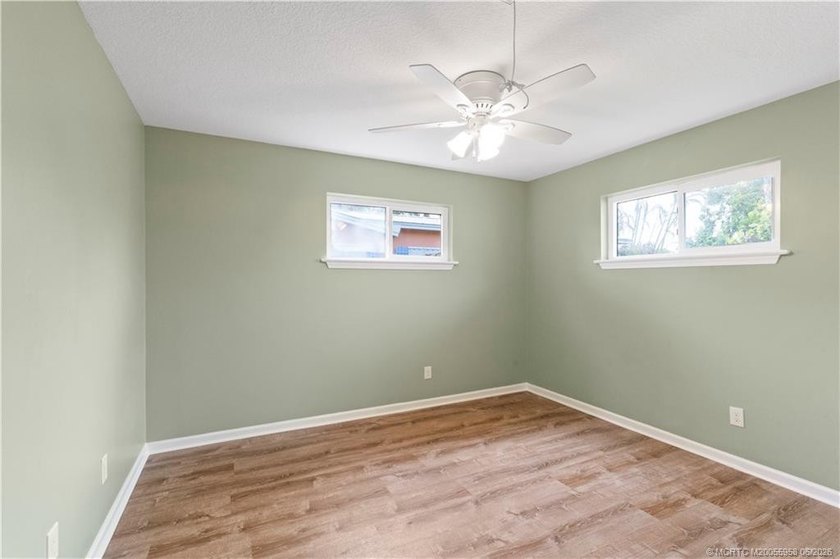 Don't miss this well-located 2-bedroom, 2-bathroom home just - photo 17