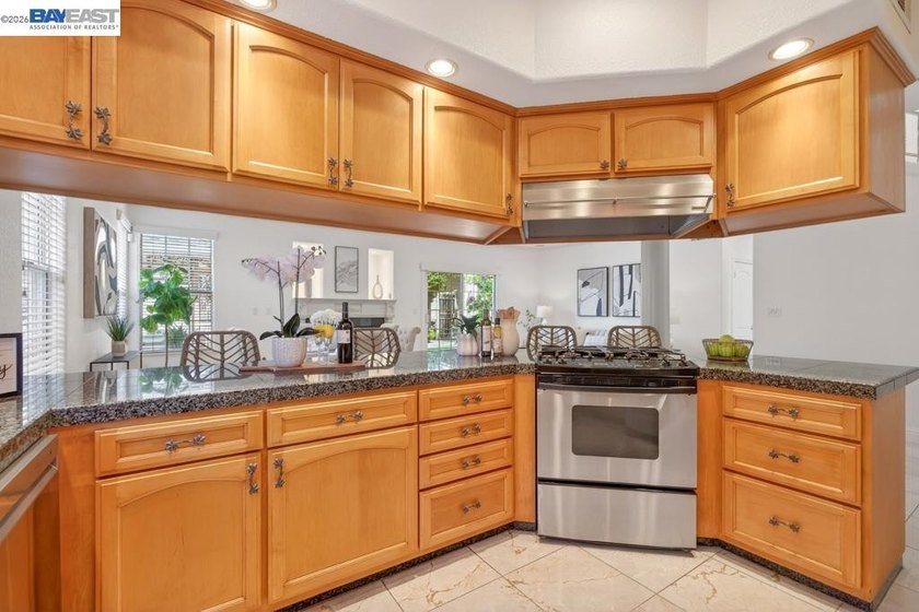 A rare opportunity in Parkmont awaits! A Mediterranean Oasis - photo 24