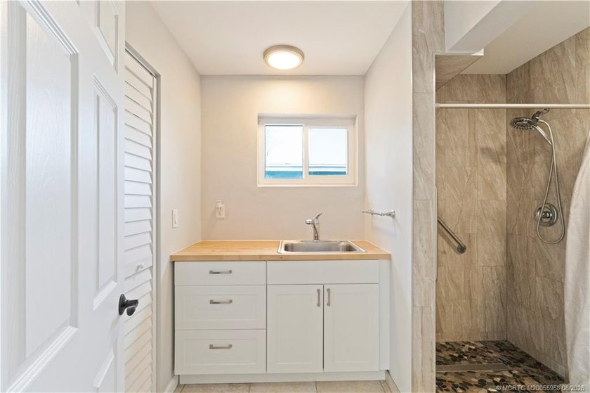 Don't miss this well-located 2-bedroom, 2-bathroom home just - photo 27