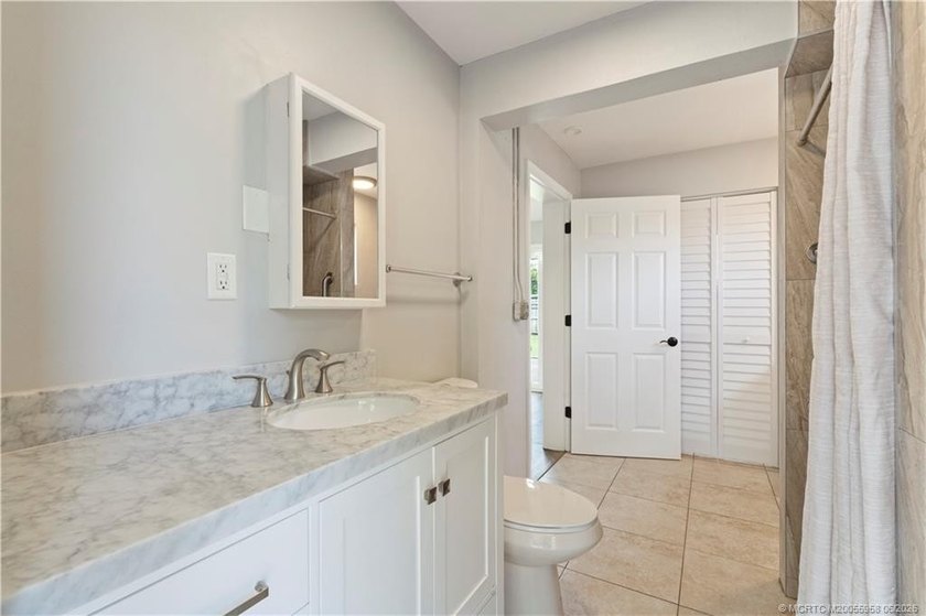 Don't miss this well-located 2-bedroom, 2-bathroom home just - photo 28