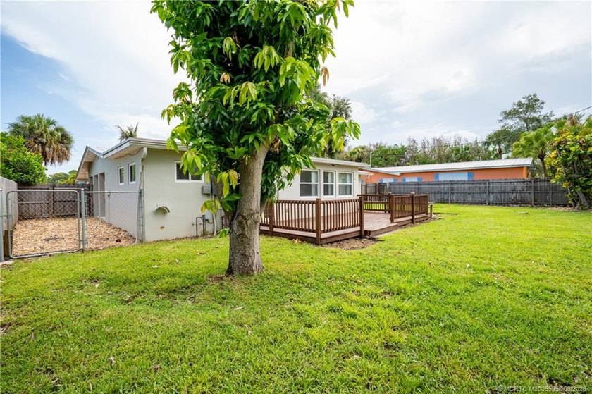 Don't miss this well-located 2-bedroom, 2-bathroom home just - photo 30