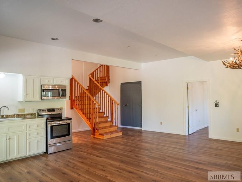 Nestled against the base of the hillside with an expansive view - photo 31