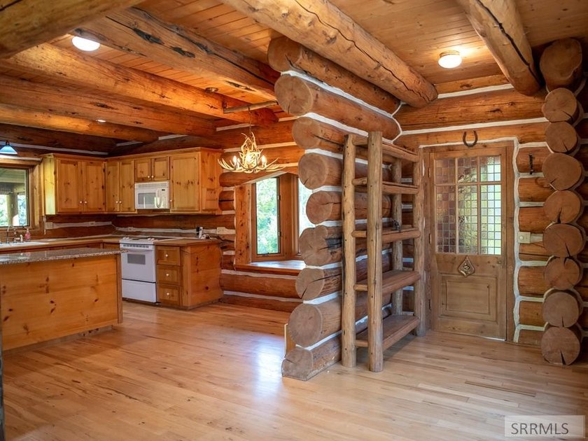 Nestled against the base of the hillside with an expansive view - photo 47