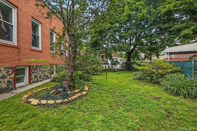 Prime development site located in Astoria Heights/Upper Ditmars - photo 5
