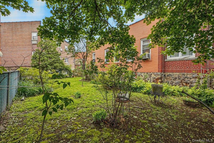 Prime development site located in Astoria Heights/Upper Ditmars - photo 8