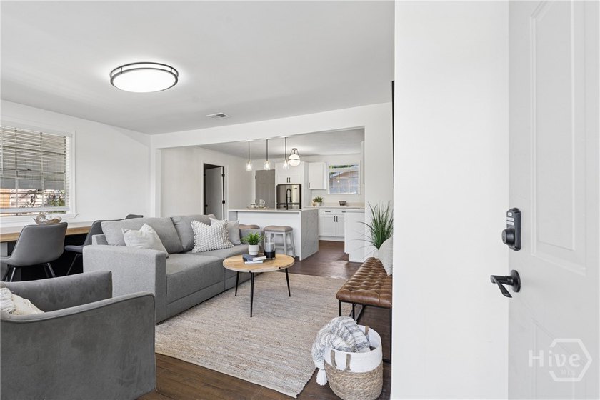 Welcome to 2217 Beech Street, a beautifully renovated 2-bedroom - photo 8