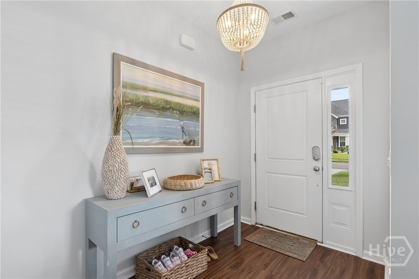 The heart of this this meticulously maintained 5-bedroom - photo 3