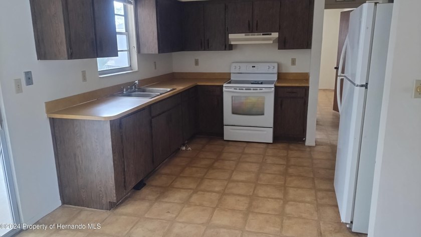 2/2/1 with a screened Lanai home in a nice part of Spring Hill - photo 8