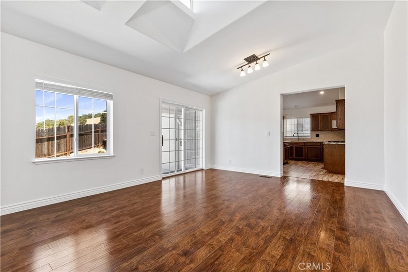 Welcome to this beautifully appointed, solar-owned 3-bedroom - photo 12