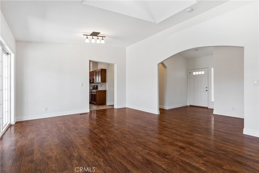 Welcome to this beautifully appointed, solar-owned 3-bedroom - photo 13