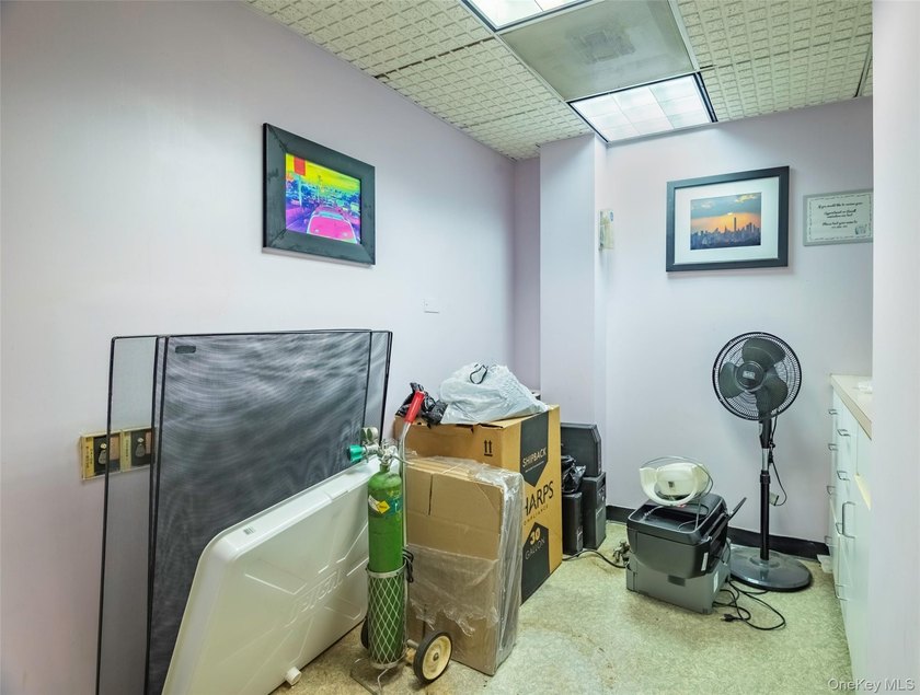 The ideal location for your business to thrive! Situated in one - photo 14