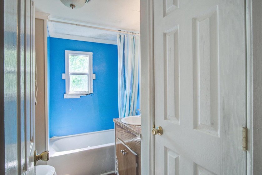Investor Alert!! Income-generating multi unit property features - photo 23