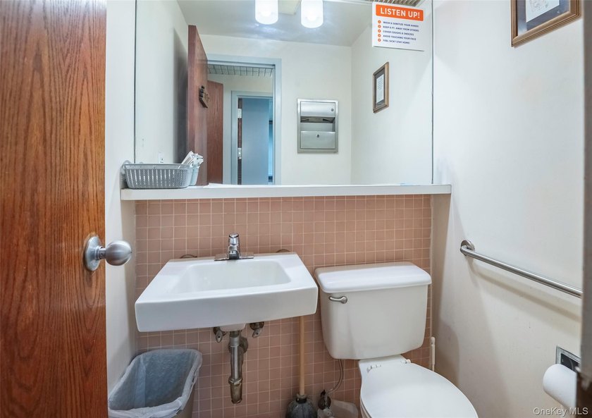 The ideal location for your business to thrive! Situated in one - photo 25
