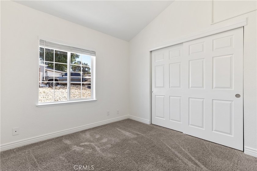 Welcome to this beautifully appointed, solar-owned 3-bedroom - photo 27