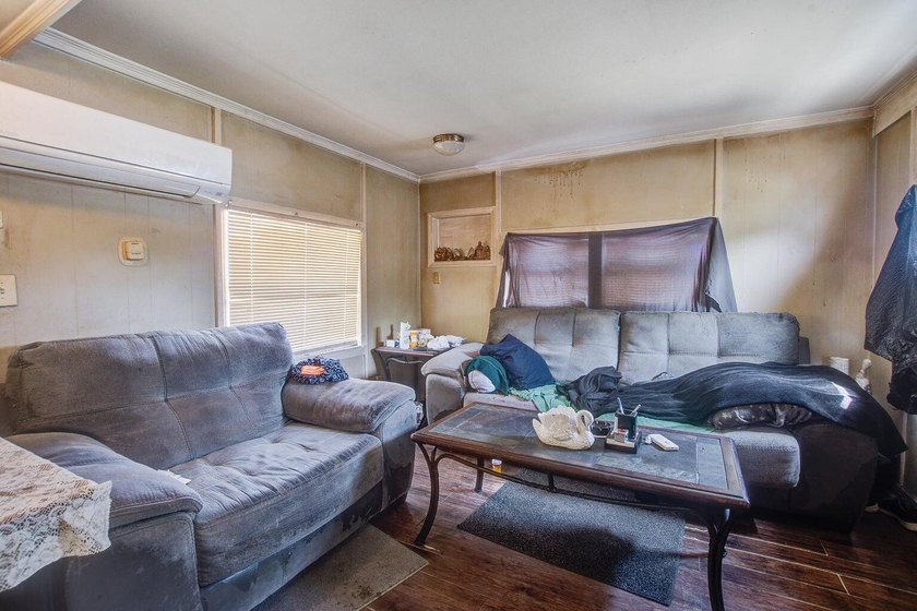 Investor Alert!! Income-generating multi unit property features - photo 29