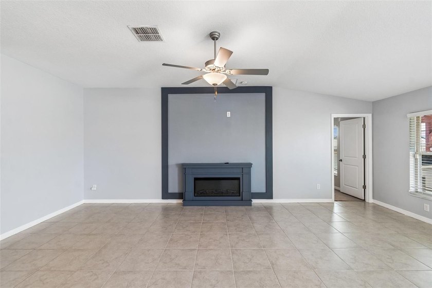 Virtually Staged. Virtually Staged. Welcome to this beautifully - photo 12