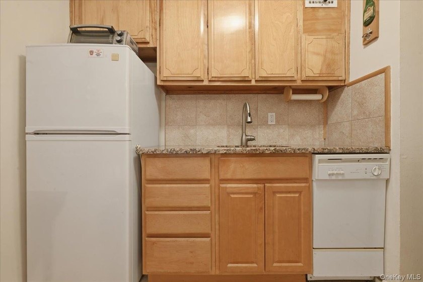 Why Rent when you can own! Time to Buy in the highly - photo 15