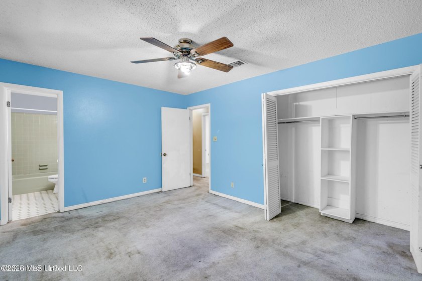 Don't miss out on this Great investment opportunity. Easy access - photo 16