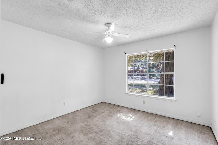 Don't miss out on this Great investment opportunity. Easy access - photo 19