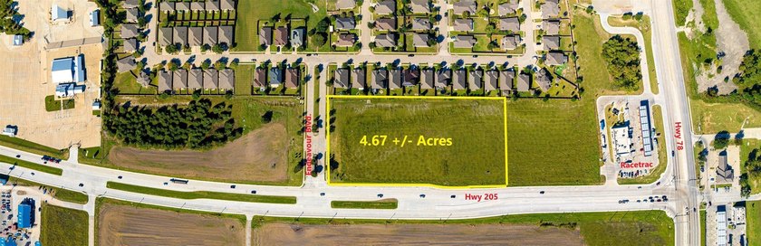 This 4.67 + or - -acre property is an excellent CORNER retail - photo 2