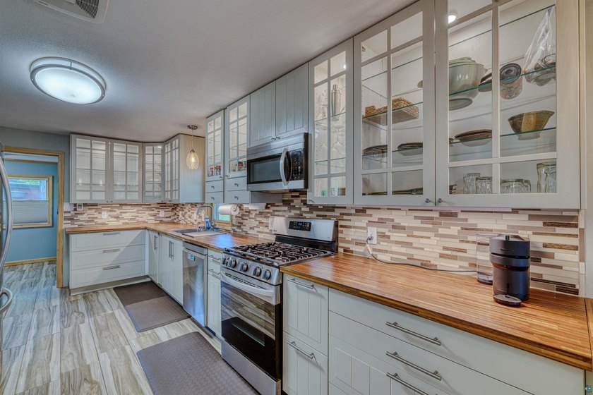 This lake-view property is located in the heart of Bayfield - photo 25