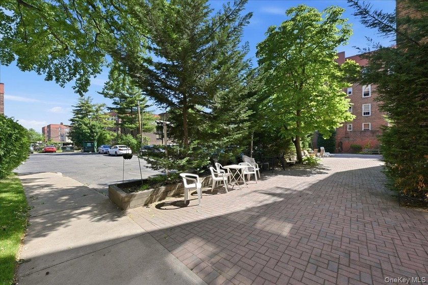 Why Rent when you can own! Time to Buy in the highly - photo 32