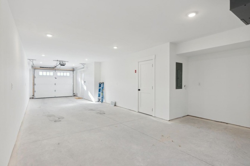 Under construction - photos shown are of the model unit. Welcome - photo 33
