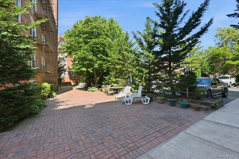 Why Rent when you can own! Time to Buy in the highly - photo 33
