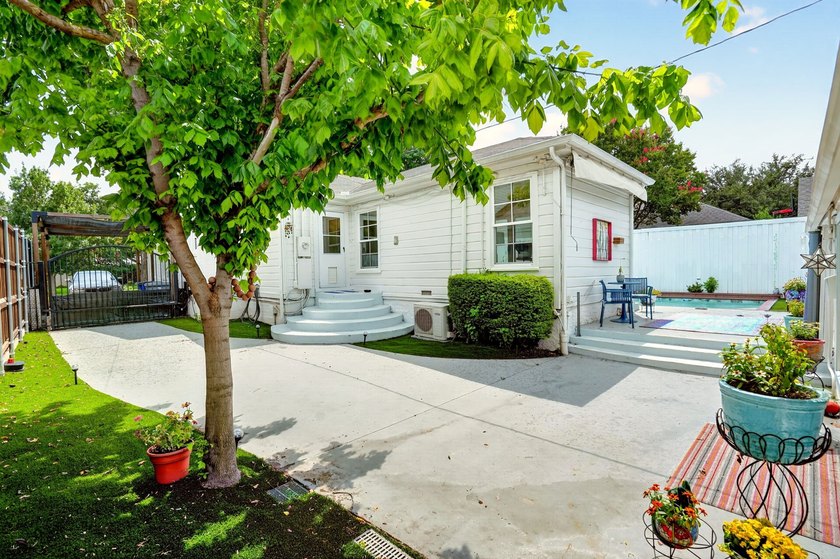 Gracefully blending classic Lakewood charm with refined modern - photo 36