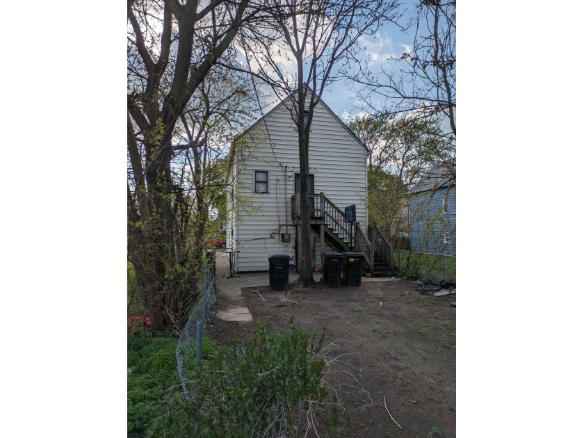 Incredible Cash flow, currently rented at $2,100/mo HCV Just a - photo 4