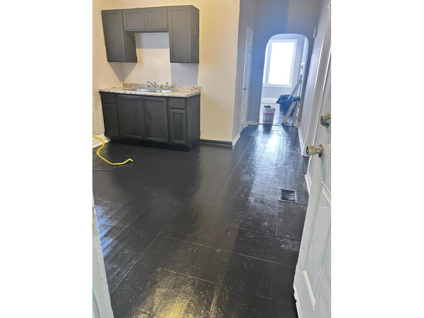Incredible Cash flow, currently rented at $2,100/mo HCV Just a - photo 9
