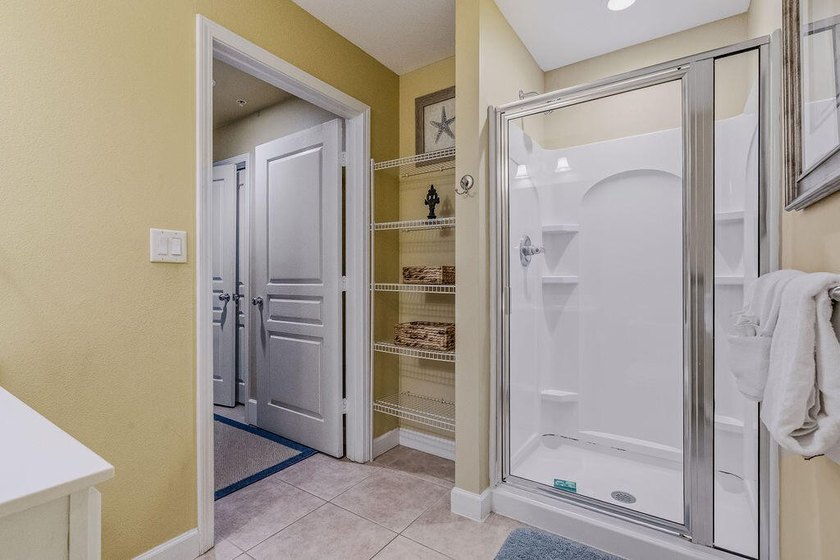 Beautifully furnished and meticulously maintained, this - photo 15