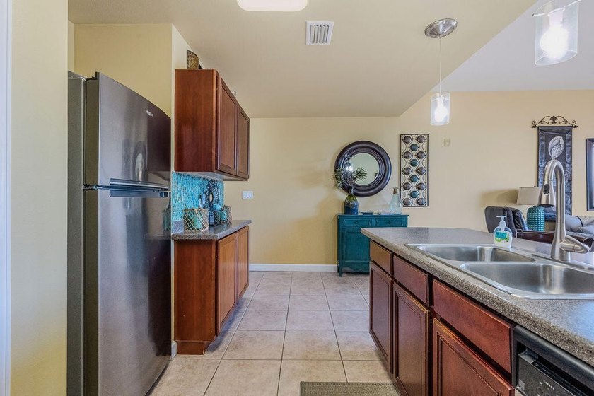 Beautifully furnished and meticulously maintained, this - photo 19