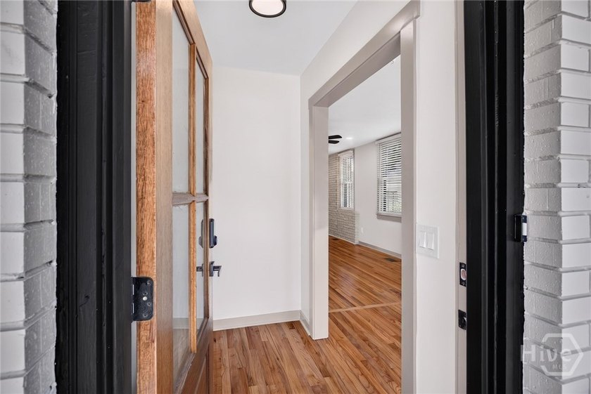 Welcome to this charming 3-bedroom, 2-bath cottage in Savannah - photo 4
