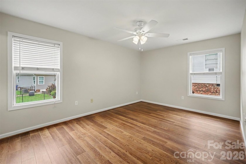 Beautifully renovated, walkable to downtown Belmont, in the - photo 11