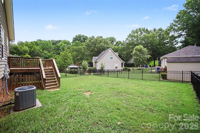 Beautifully renovated, walkable to downtown Belmont, in the - photo 19