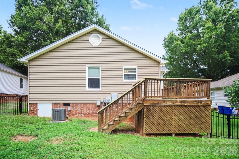 Beautifully renovated, walkable to downtown Belmont, in the - photo 20