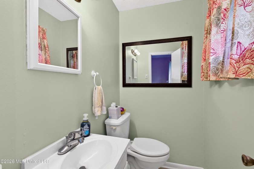 Welcome home to this charming property that's full of character - photo 17