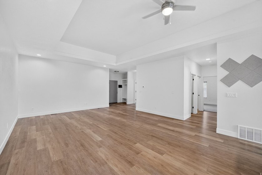 Come enjoy this like-new twin home. Located conveniently near - photo 7