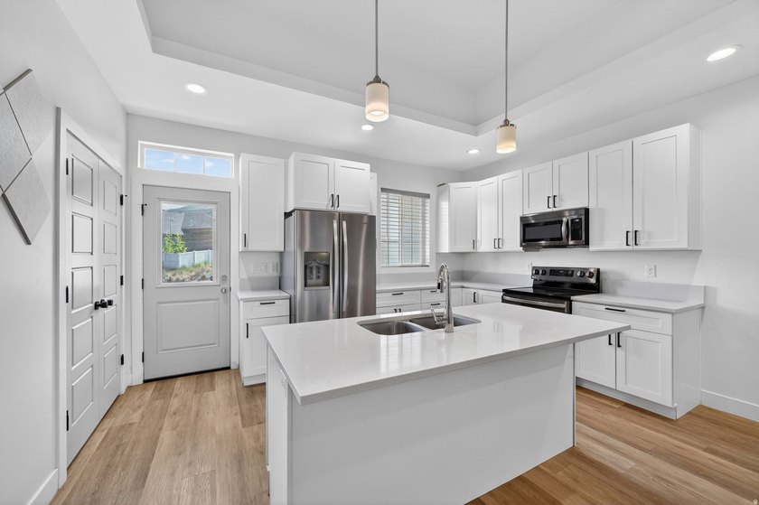 Come enjoy this like-new twin home. Located conveniently near - photo 10