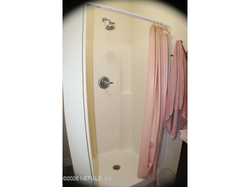 Welcome to your starter home offering 3-bedrooms, 2-bathrooms - photo 22