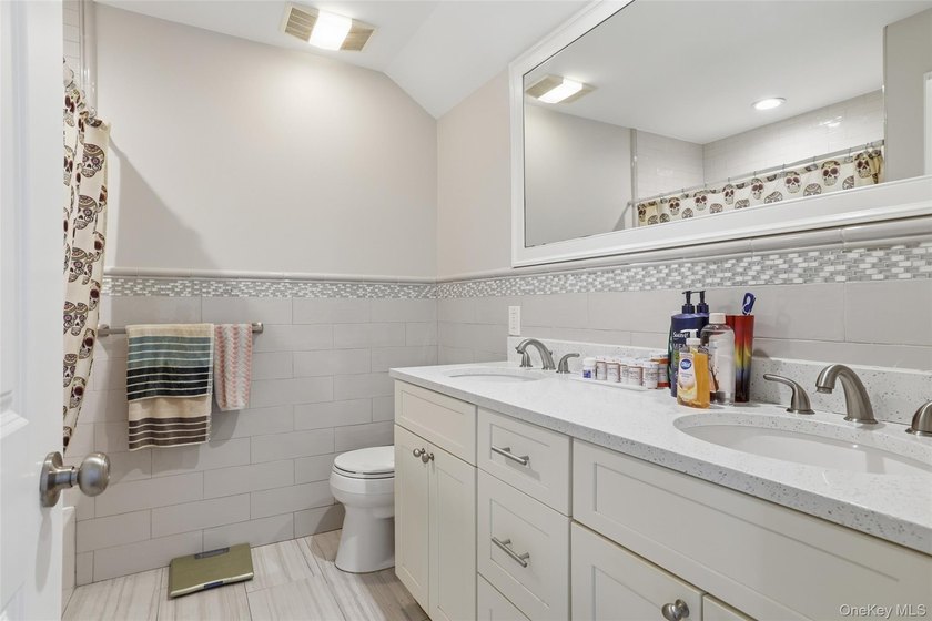 Welcome to 34 Meadow Lane in Amityville. This expansive - photo 23