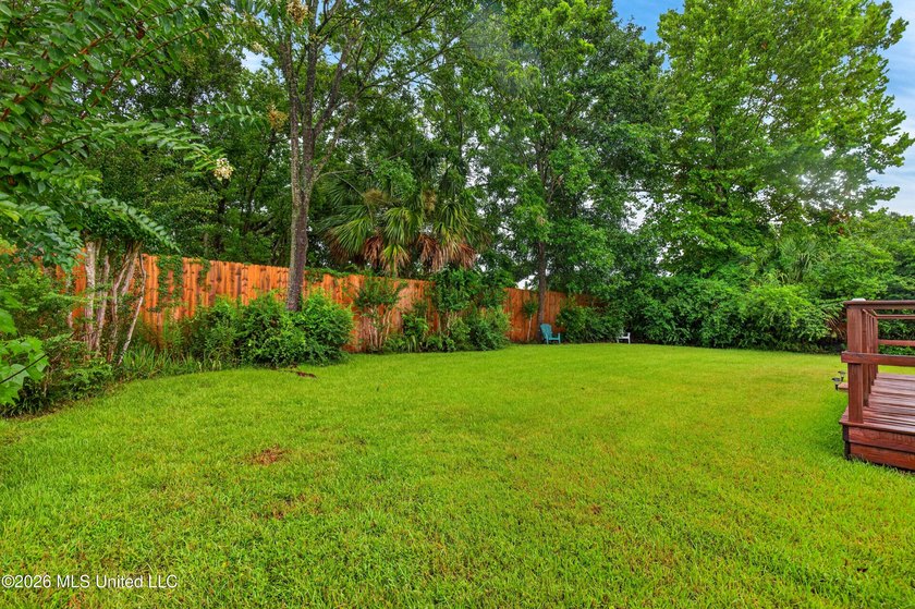 Welcome home to this charming property that's full of character - photo 24